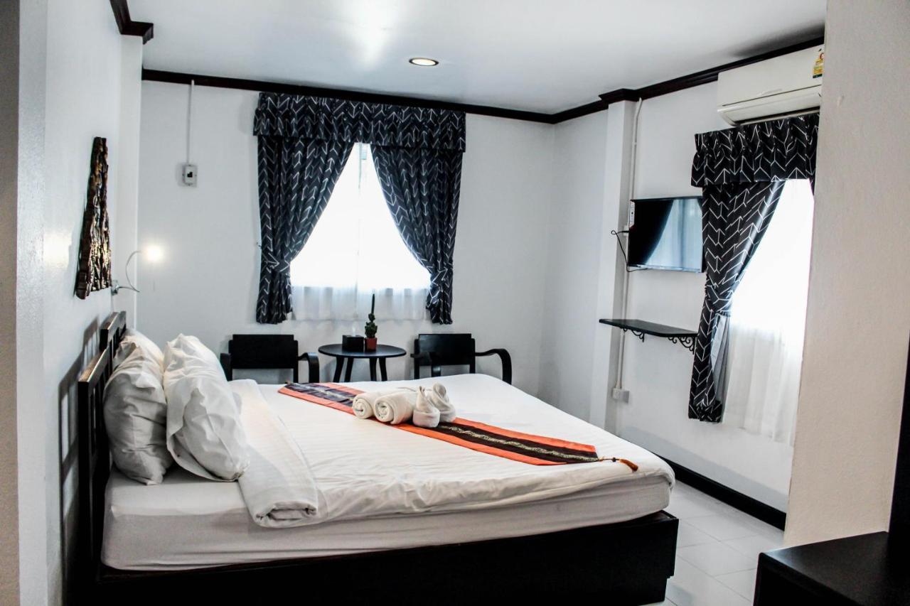Vlodge House Чиангмай Екстериор снимка