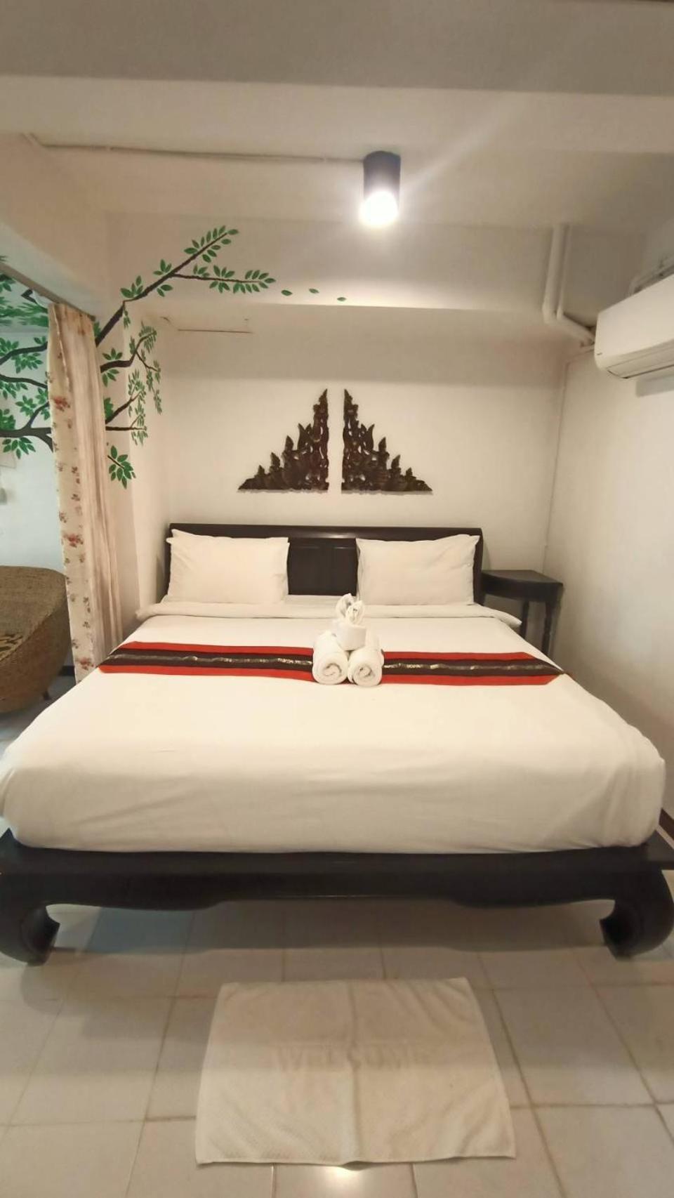 Vlodge House Чиангмай Екстериор снимка